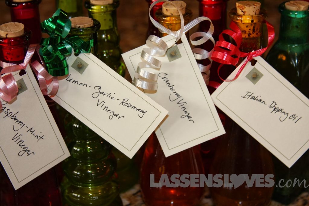easy+DIY+gifts, holiday+gifts, homemade+gifts, flavored+vinegars