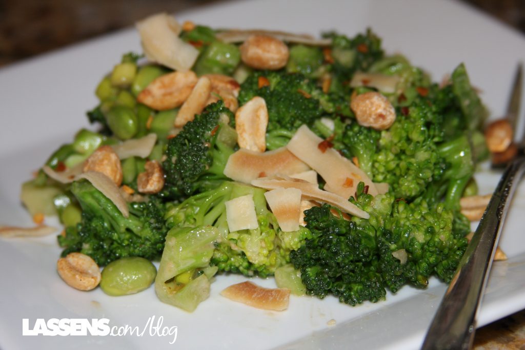 broccoli+salad, peanut+sauce, healthy+salad, Thai+peanut+dressing, 